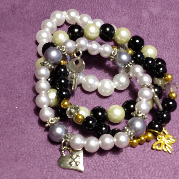 Jewelry - 4 Faux Pearl & Plastic Bead Bracelets